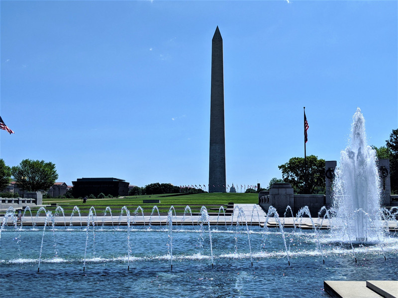 WWII Memorial and the Washington Monument