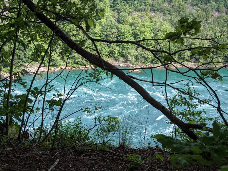 Scenic path along the edge of Whirlpool State Park