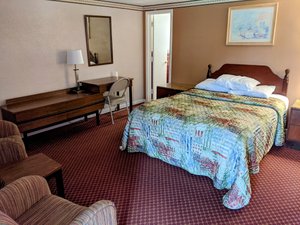My room at Fels Three Crown Motel was wonderfully nostalgic