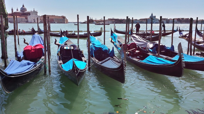 All kinds of Gondolas for hire
