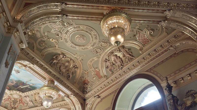 Ceiling of the New York Cafe