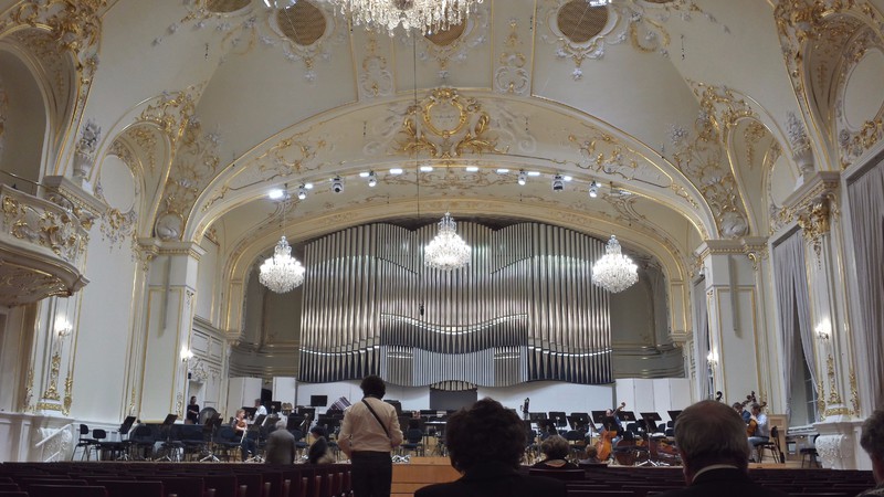 Slovak Philharmonic - check out that organ!