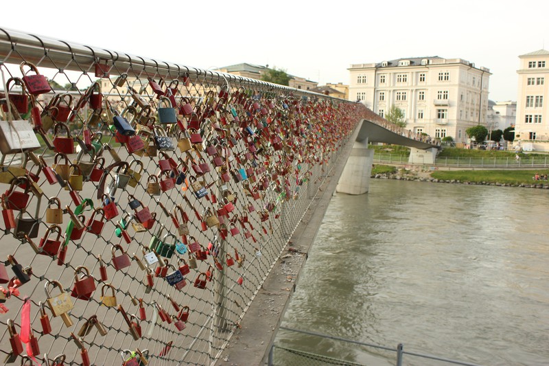 Makartsteg, the pedestrian bridge with tons of love locks