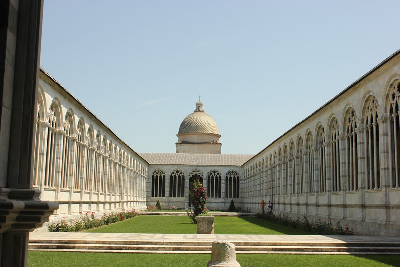 The inner courtyard of the Camposanto