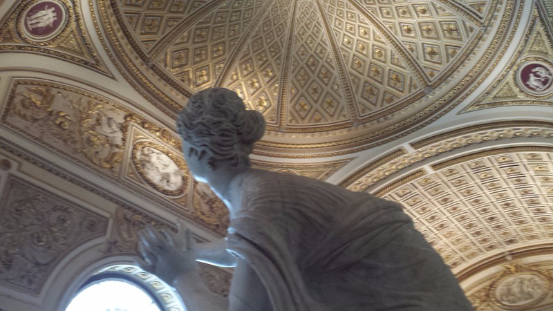 The statue ("Daughter of Niobe bent by terror of Artemis") and I contemplate that fantastic ceiling