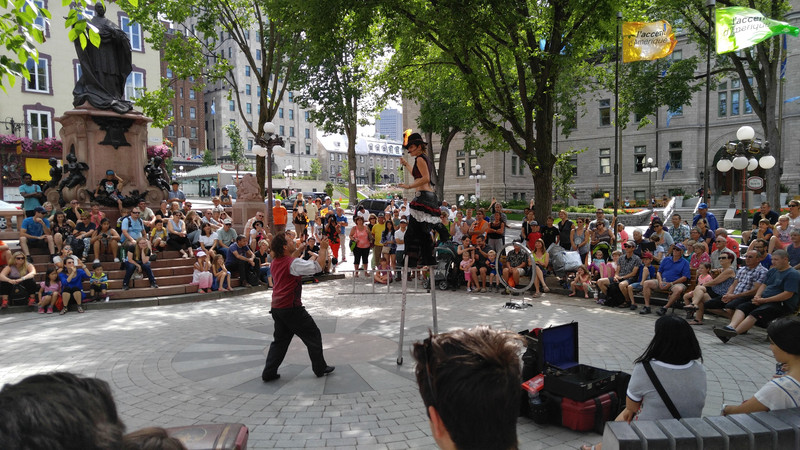 street performers in Quebec City
