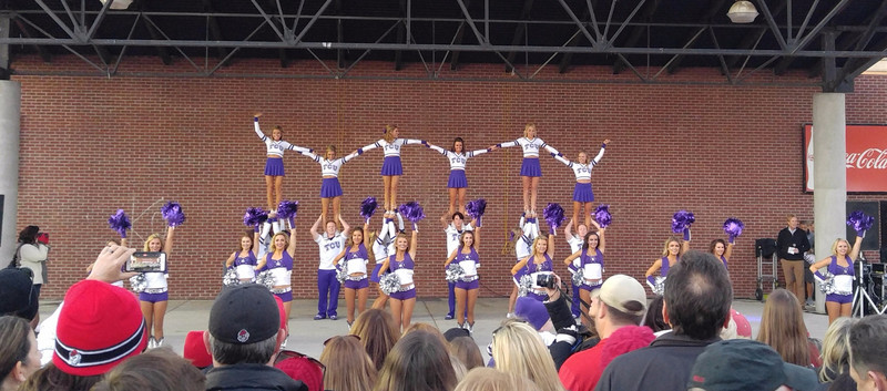 TCU cheerleaders