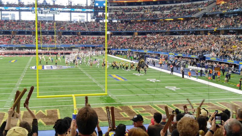 WMU takes the field at the Cotton Bowl