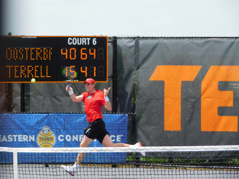 Paul Oosterbaan, one of my favorite guys to watch, played in his 1st singles match in about 2 months due to injury
