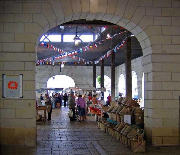 Bougueil market hall