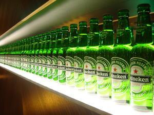 100 bottles of heiny on the wall