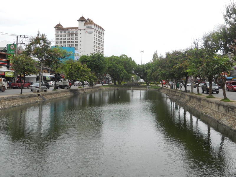 The canal of the eastern border of the historic centre