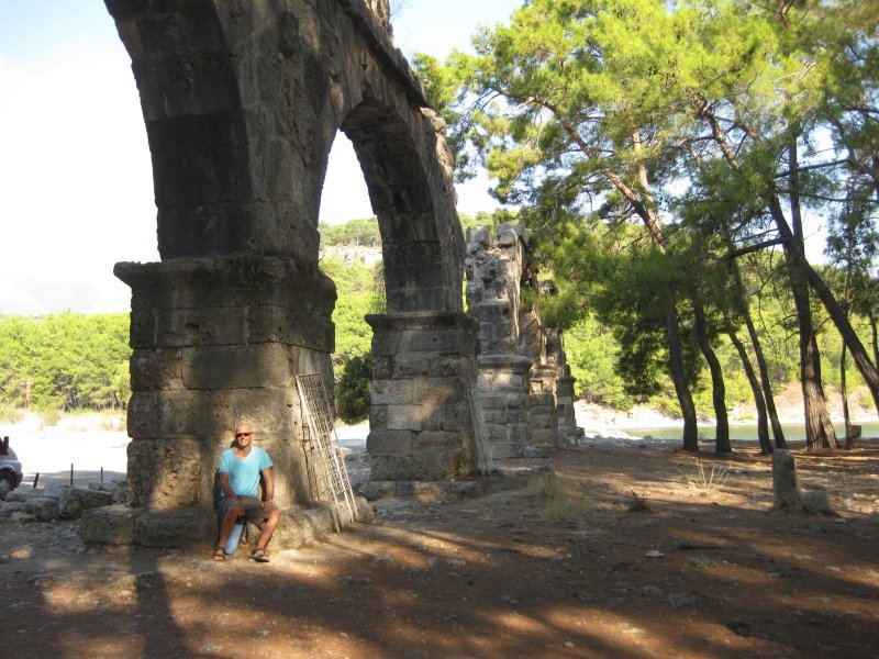 Andy and the aqueduct, Phaselis