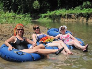 Sue and Patricia come to stay - river tubing on the Pagua river - the sisters