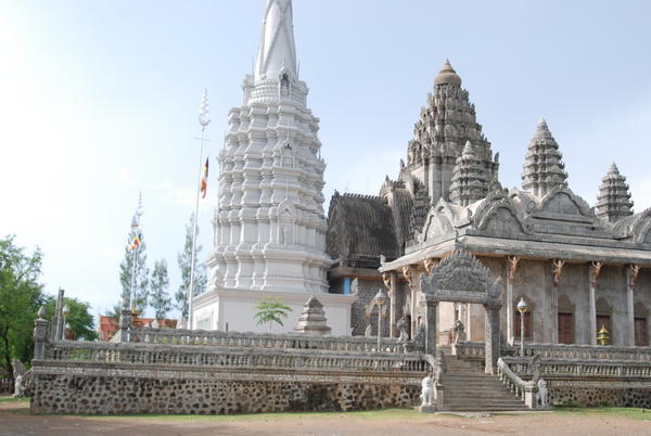 Phnom Pros, hill top Temple