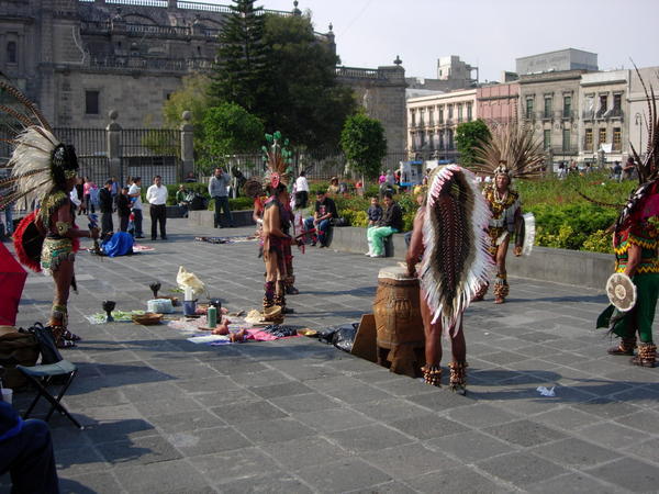 The Aztec performers