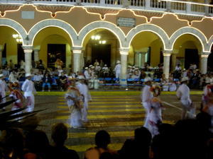 Yucateca dance in the town square
