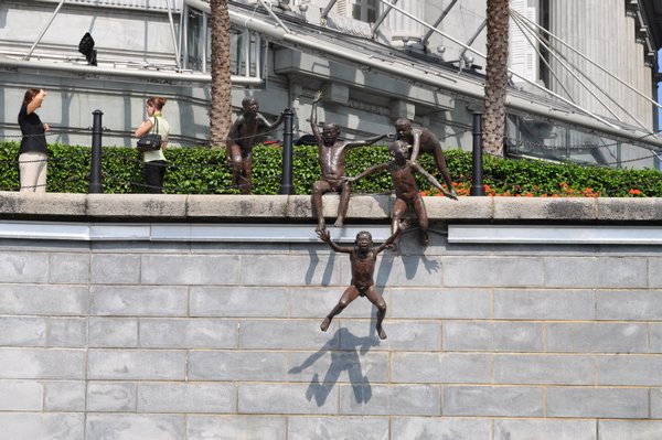 An interesting statue by the Fullerton Hotel