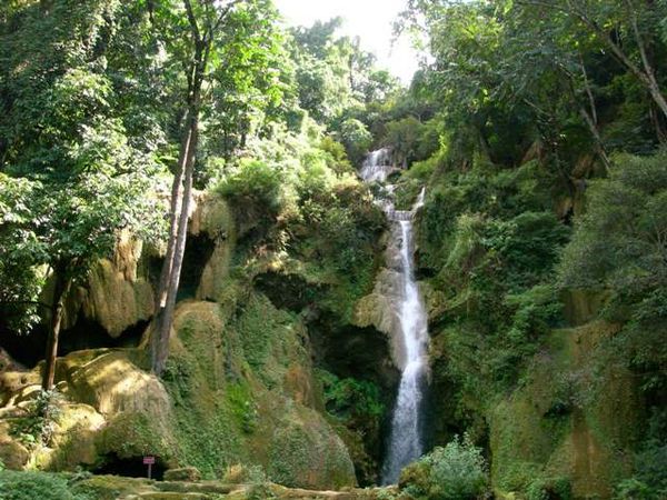 Tat Kuang Si (waterfall) 2