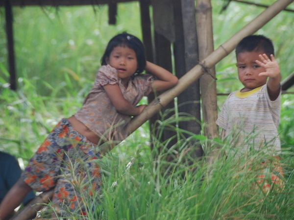 Burmese people living on the Bog 6