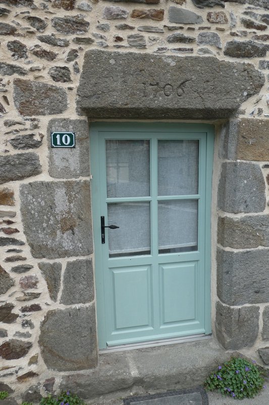 Tiny Doorway – Saint Suliac