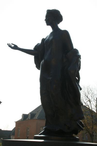 Monument to the Dutchess