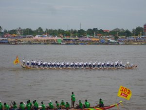 Water festival boat race