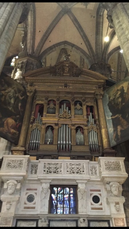 Organ pipes at Duomo