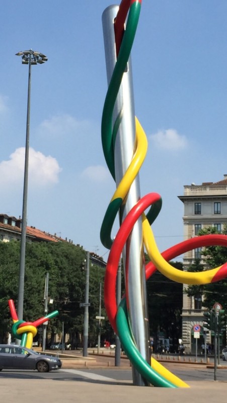 Needle and thread monument for fashion Milan