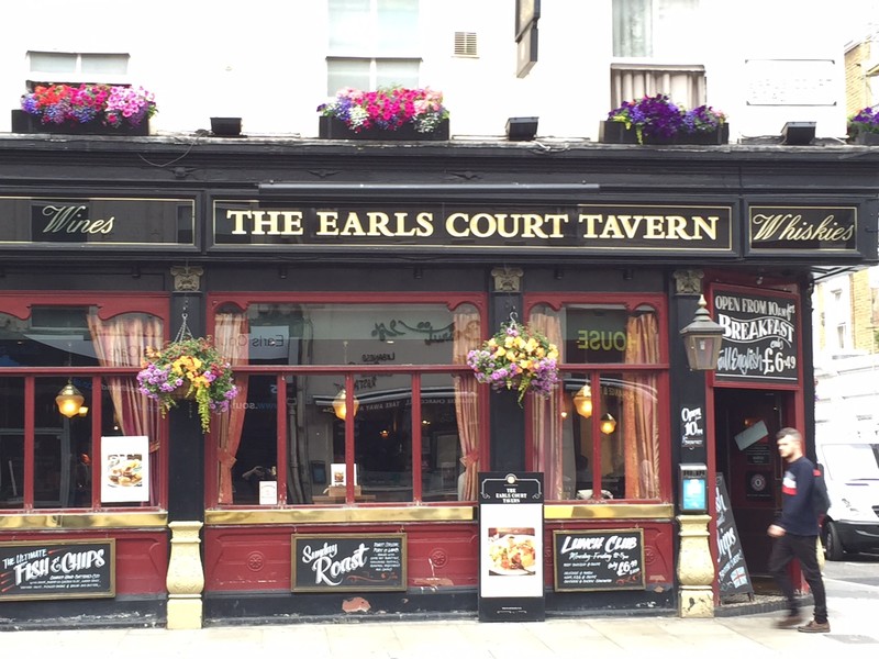 Local pub Earls Crt