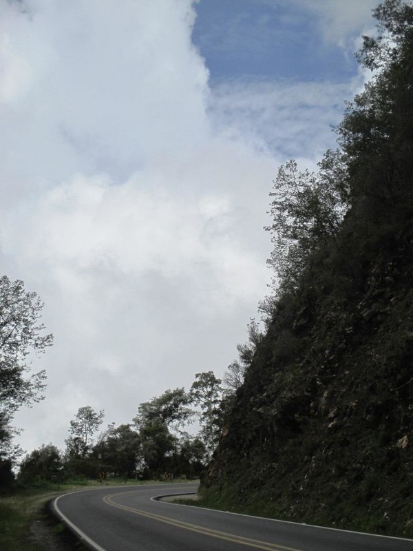 Cetral mountainous Costa Ria road vista