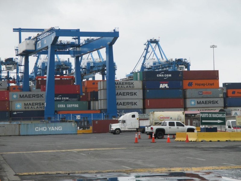 Finally we found the port of Manzanillo in Colon