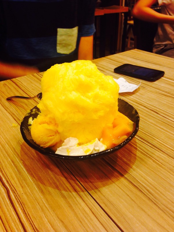Ice monster mango dessert