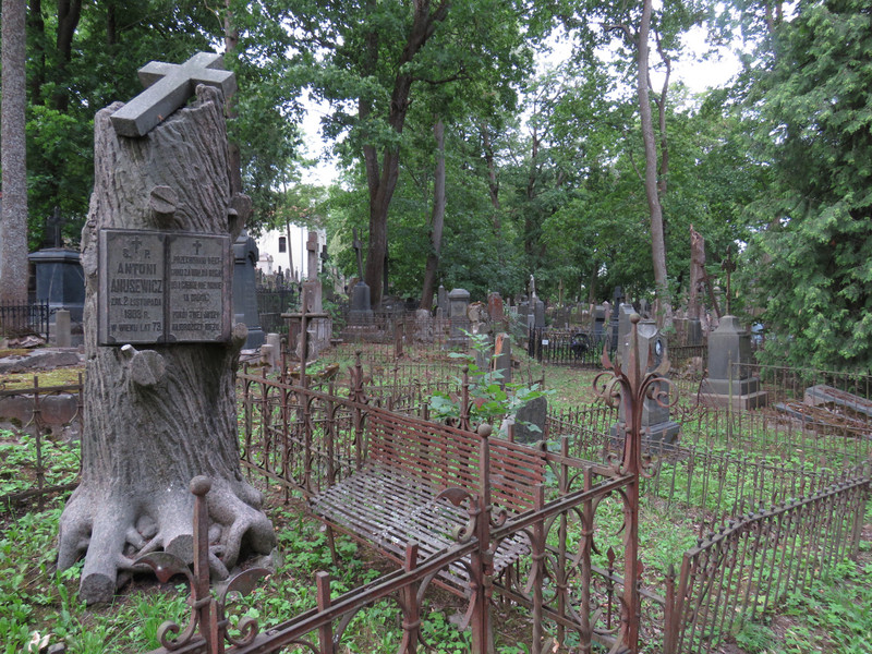 Bernardine Cemetery, Užupis