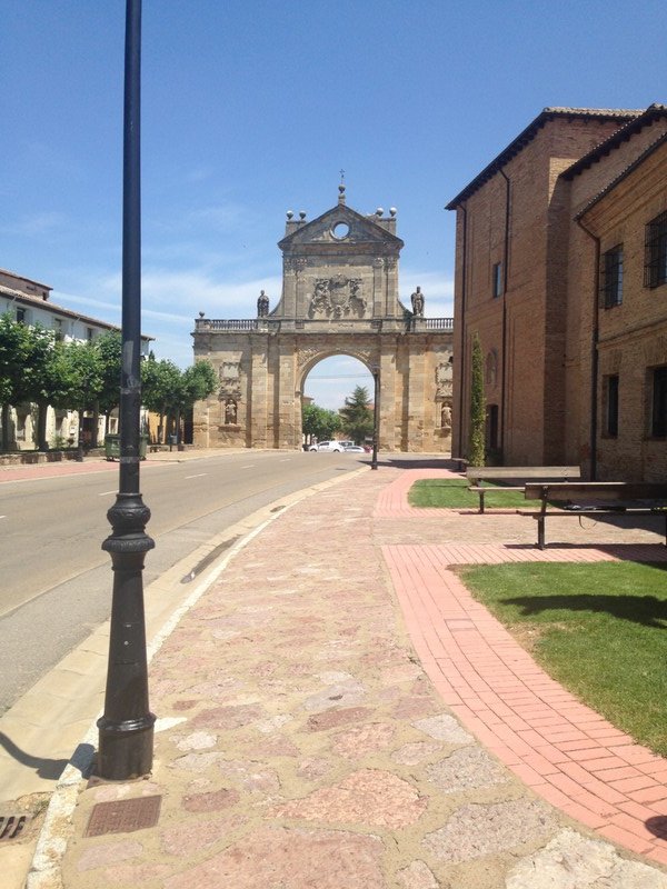Entrance into Bercianos 