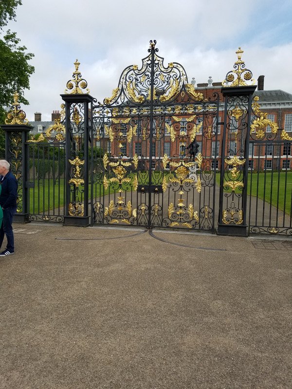 Rear gate to Kensington Palace