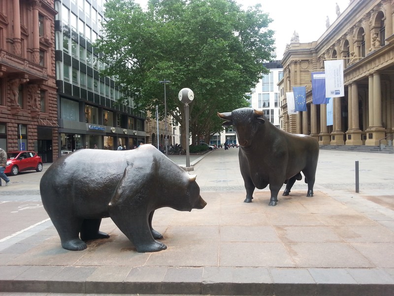 Sculptures at the German Stock Exchange