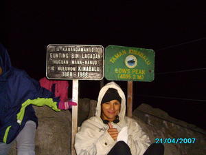 5.45am I made it to the peak 4095m up, freezing cold but very relieved