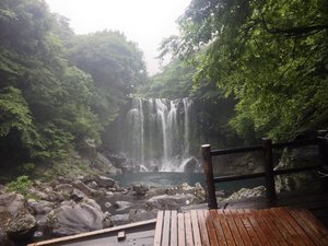 Cheonjeyeon falls