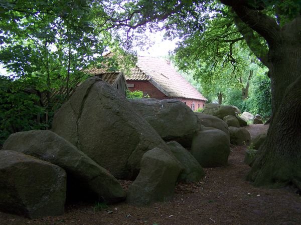 Prehistoric remains at Midlaren