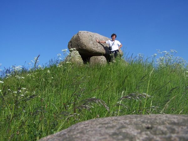 Me and the Dolmen (and no fences in sight!)
