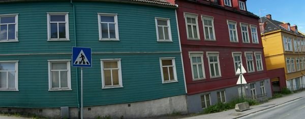 Typical Trondheim dwellings (and note the Frank Sinatra streetsign)