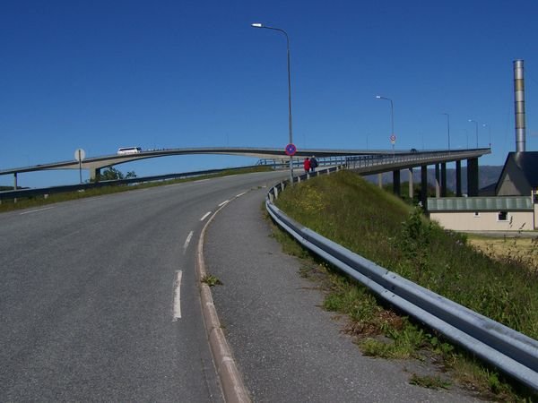 Curvy steep bridge at Bronnøysund