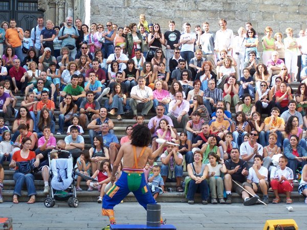Juggler, Santiago, crowd, Spain