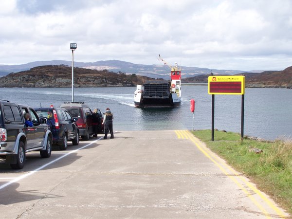 Portavadie ferry coming in