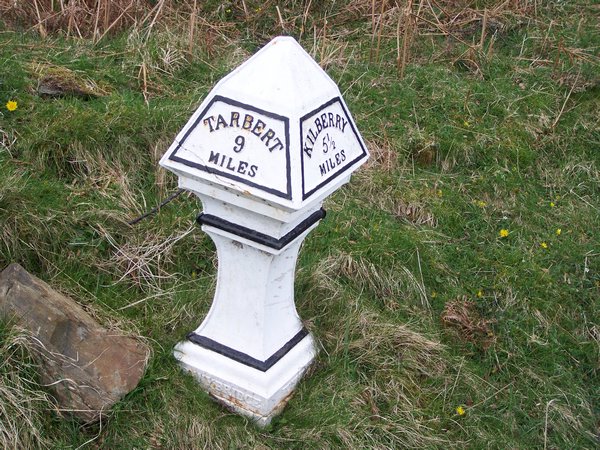 Ye olde style milepost
