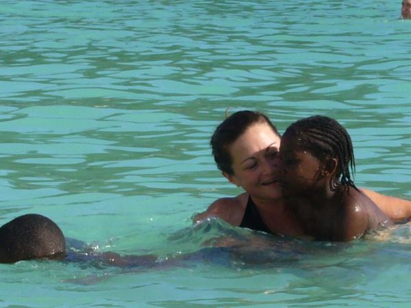 Jeanette and the St.Maarten children