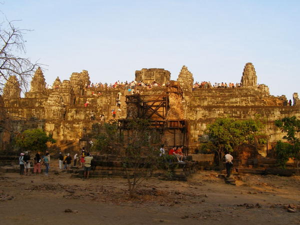 Phnom Bakheng temple 