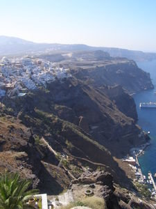 Fira on top of the cliffs