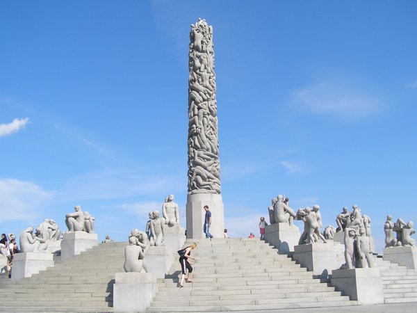 Vigeland Sculpture Park - obelisk